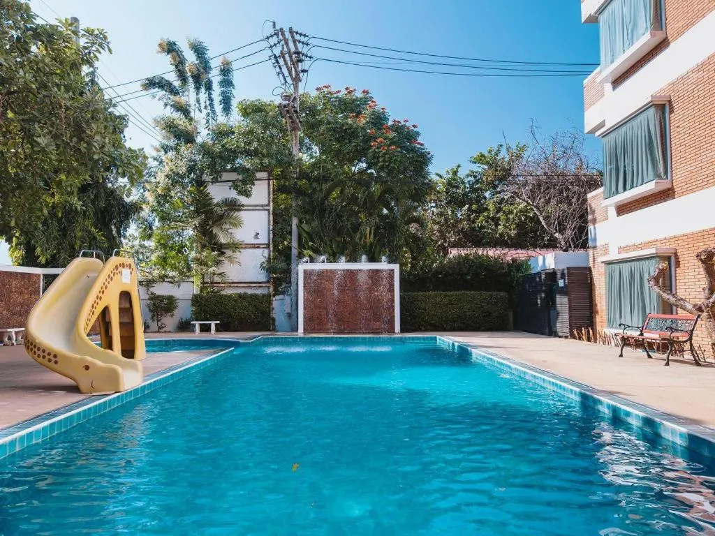 B2 Resort Boutique and Budget Hotel