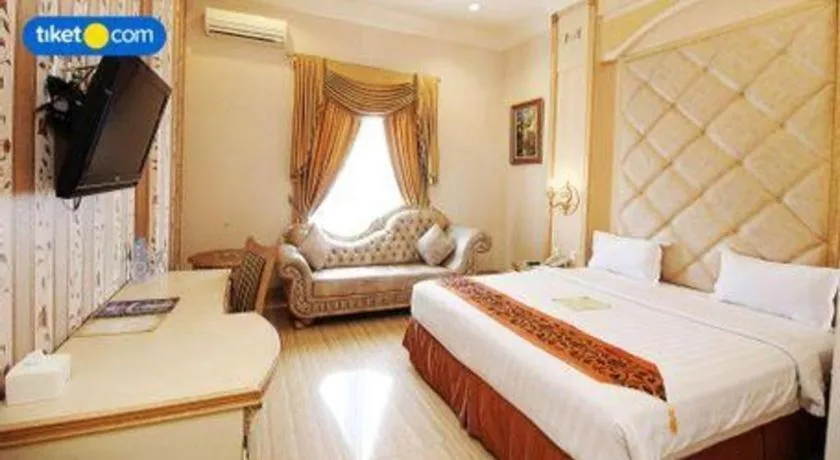 Bed in Hotel Grand Town