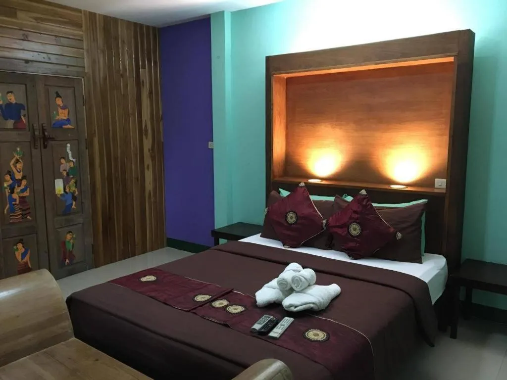 Bed in Ruen Kaew Resort