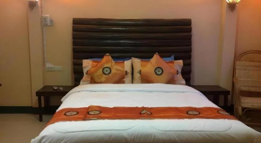 Bed in Ruen Kaew Resort