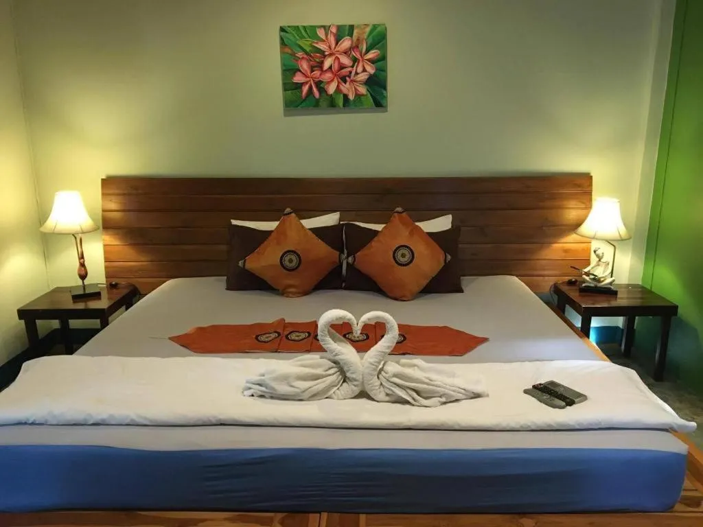 Bed in Ruen Kaew Resort
