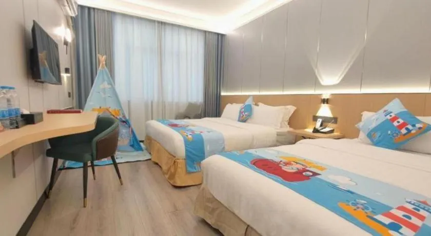 Bed in Zhenxing Hotel