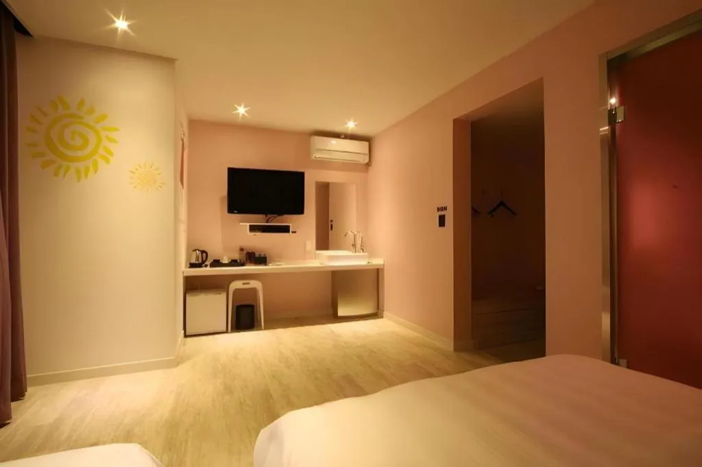 At Noon Hotel in Jeju