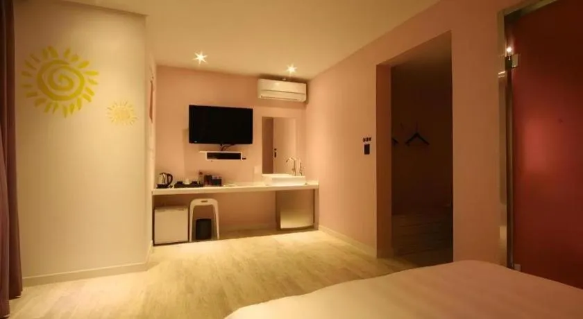 At Noon Hotel in Jeju