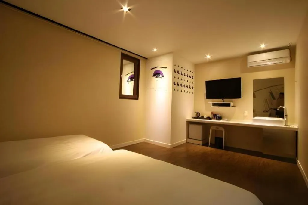 At Noon Hotel in Jeju