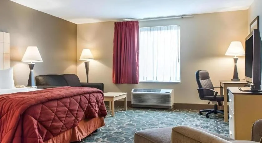 Bed in Quality Inn Geneseo