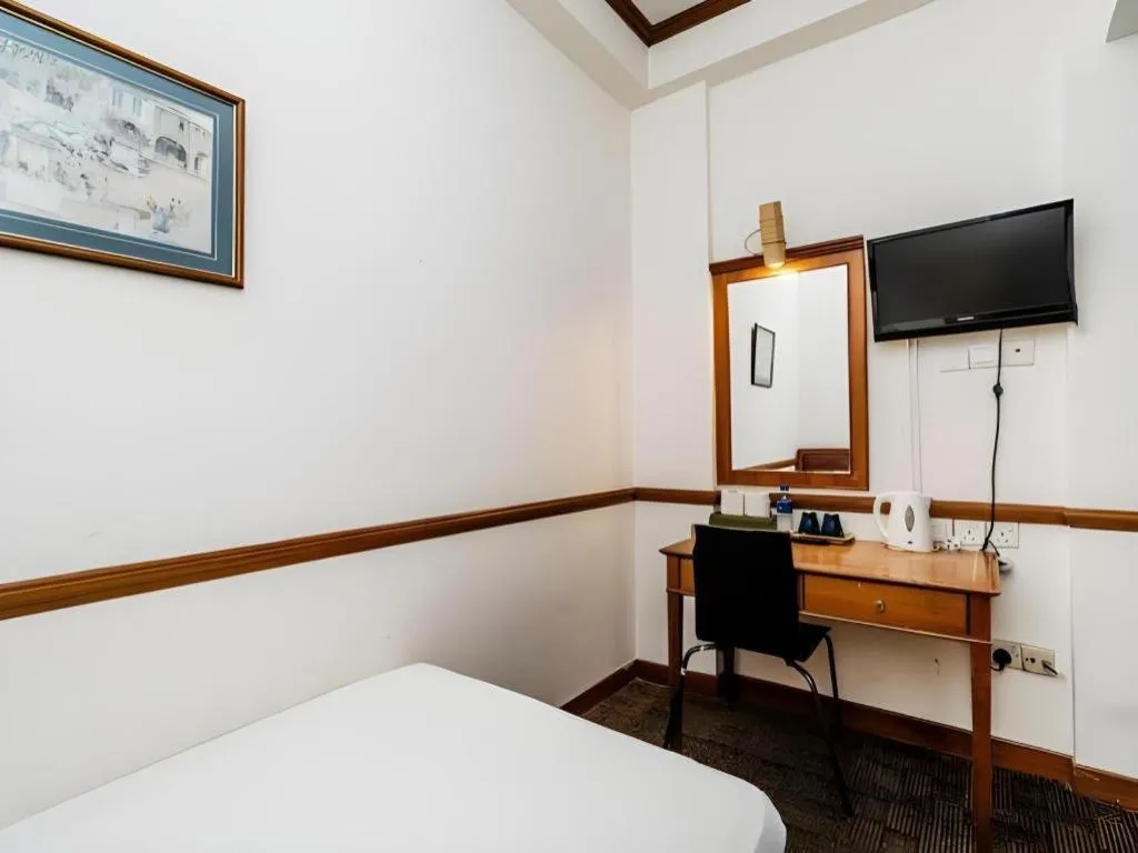 Bed in Four Chain View Hotel