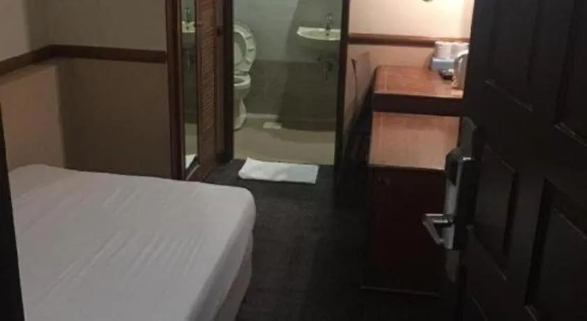 Bed in Four Chain View Hotel