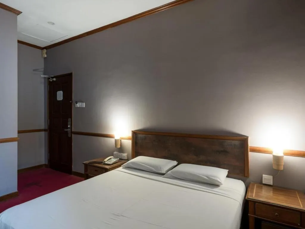 Bed in Four Chain View Hotel