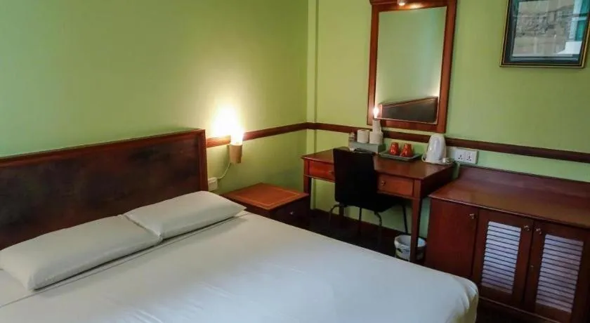 Bed in Four Chain View Hotel