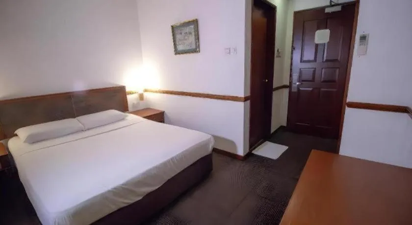 Bed in Four Chain View Hotel