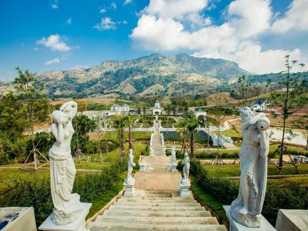 The Bluesky Resort @ Khao Kho