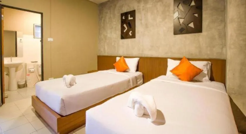 Bed in B2 Santitham (Wat Jed Yod) Boutique & Budget Hotel