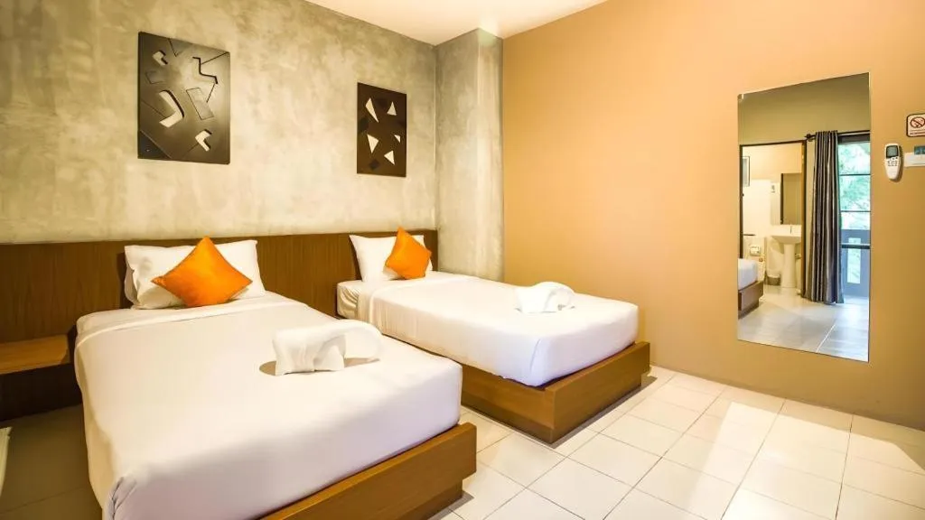 Bed in B2 Santitham (Wat Jed Yod) Boutique & Budget Hotel