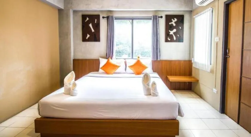 Bed in B2 Santitham (Wat Jed Yod) Boutique & Budget Hotel