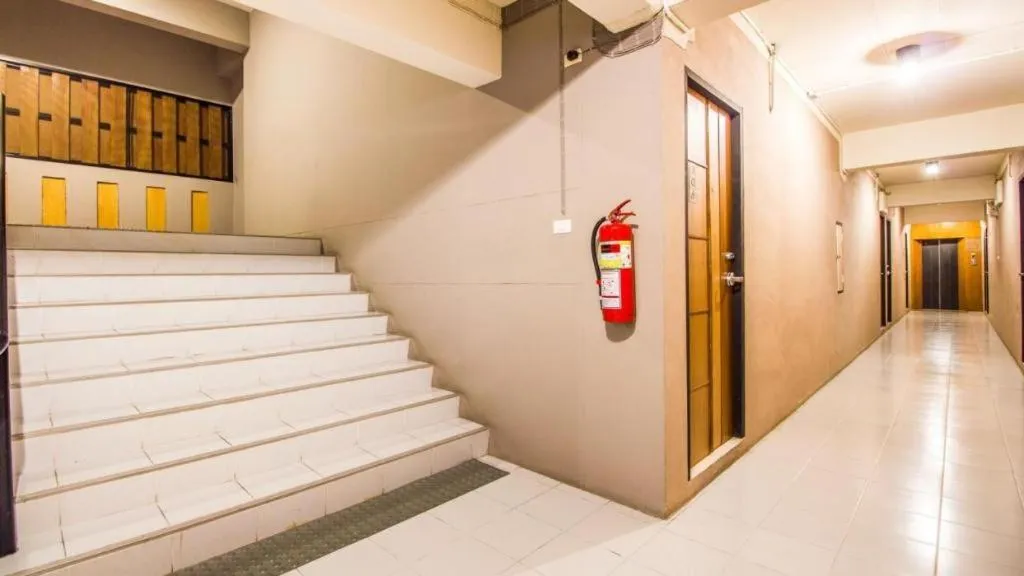 B2 Santitham (Wat Jed Yod) Boutique & Budget Hotel