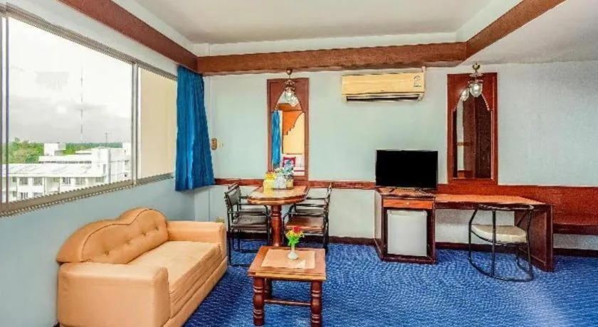 OYO 441 Grand Thara Hotel