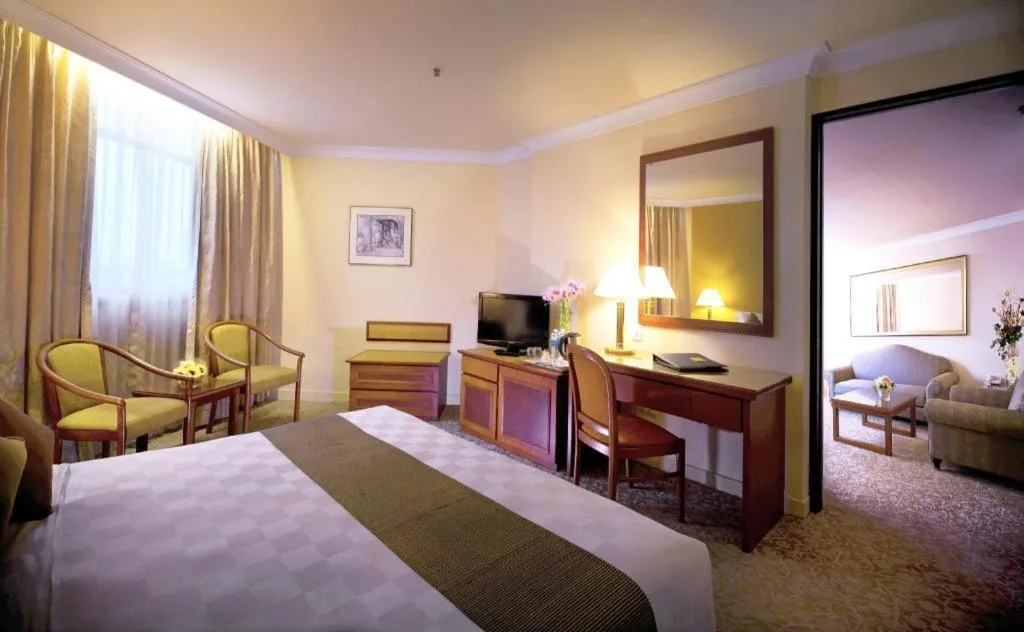 Bed in Hotel Miramar Singapore