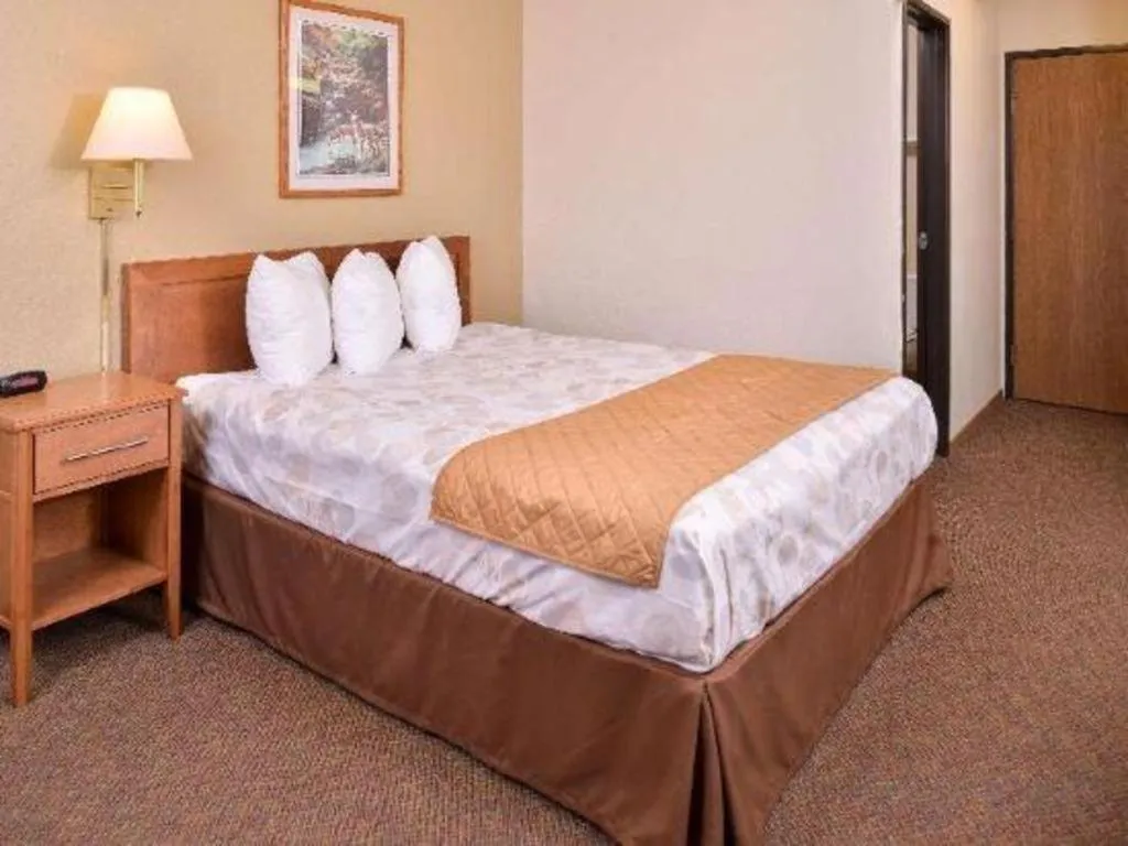 Bed in Americas Best Value Inn Missouri Valley
