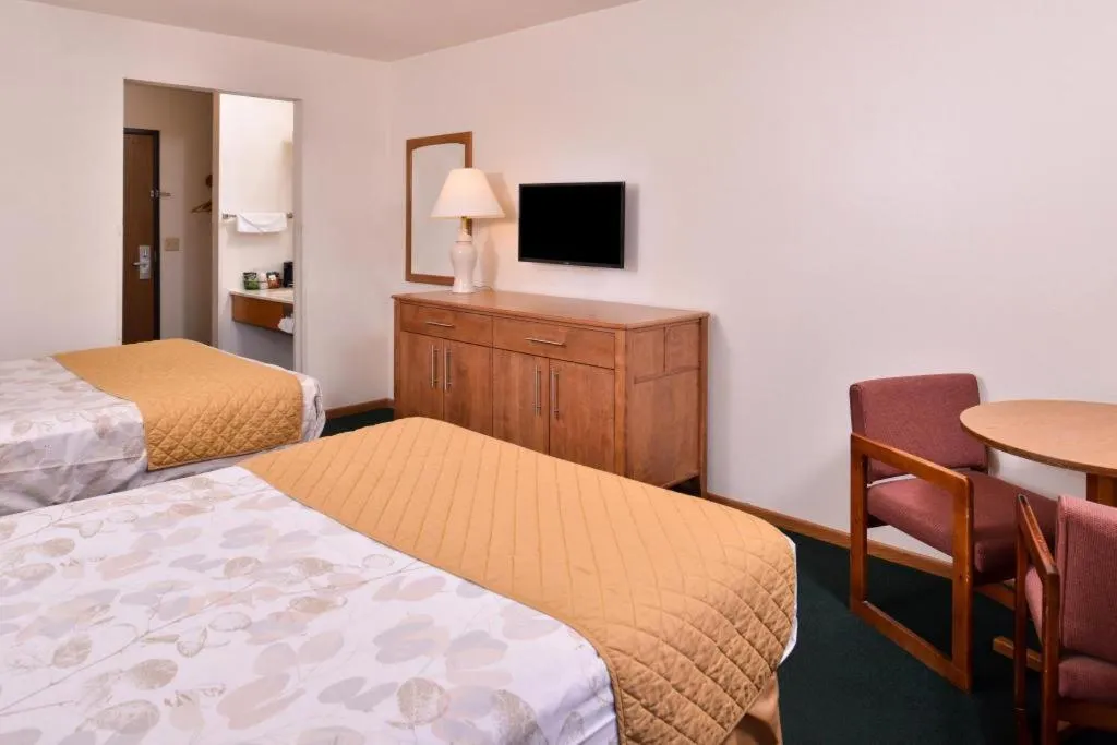 Bed in Americas Best Value Inn Missouri Valley
