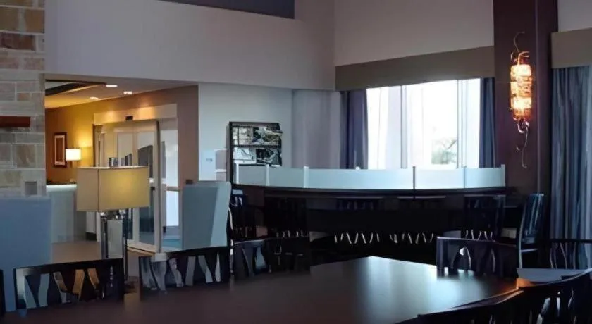 Holiday Inn Express & Suites Fredericksburg By IHG