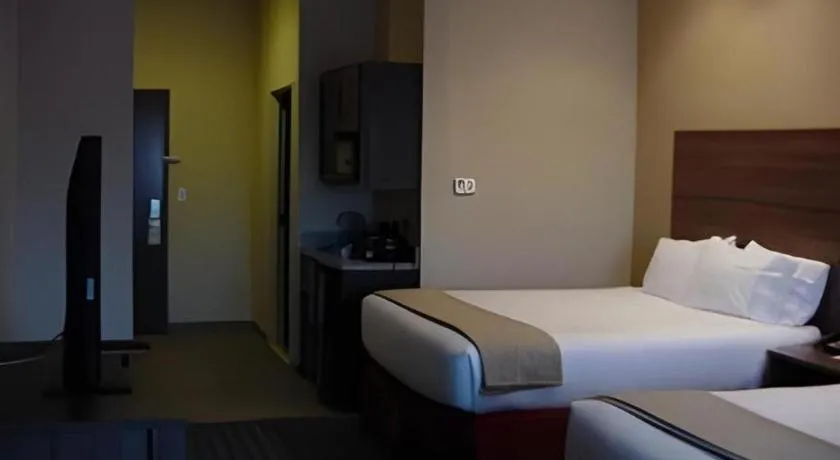 Bed in Holiday Inn Express & Suites Fredericksburg By IHG