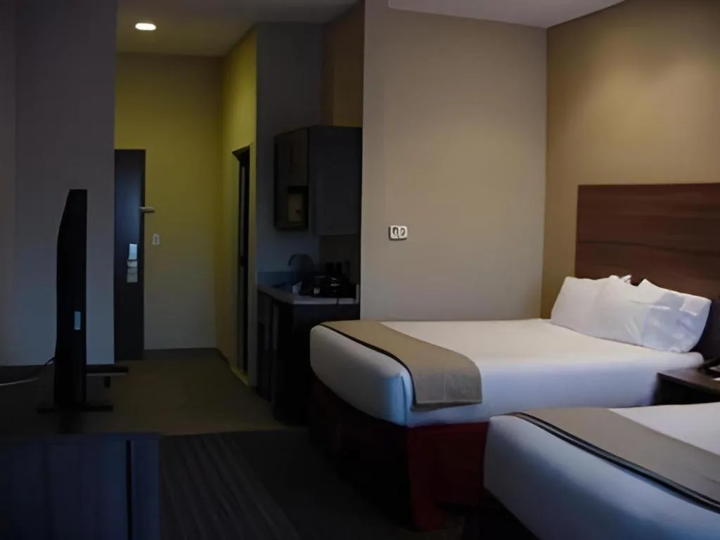 Bed in Holiday Inn Express & Suites Fredericksburg By IHG