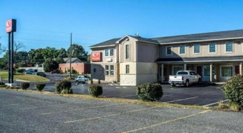 Econo Lodge Inn & Suites North Syracuse Airport