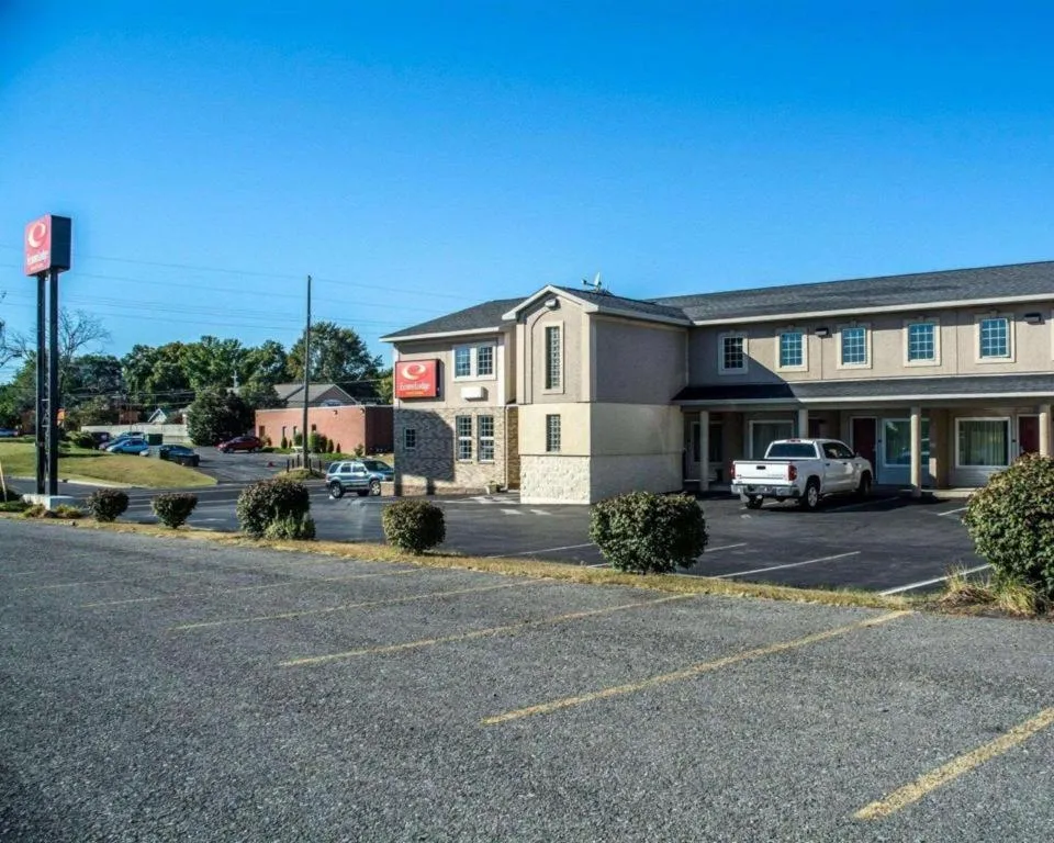 Econo Lodge Inn & Suites North Syracuse Airport