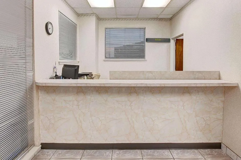 Knights Inn South Houston TX