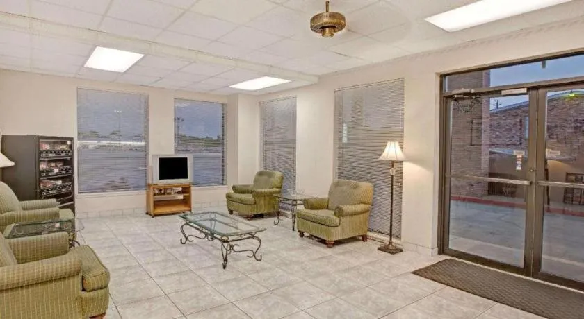 Knights Inn South Houston TX