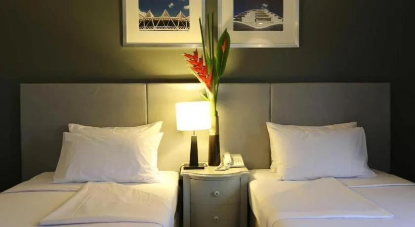 Bed in Regent Park Hotel