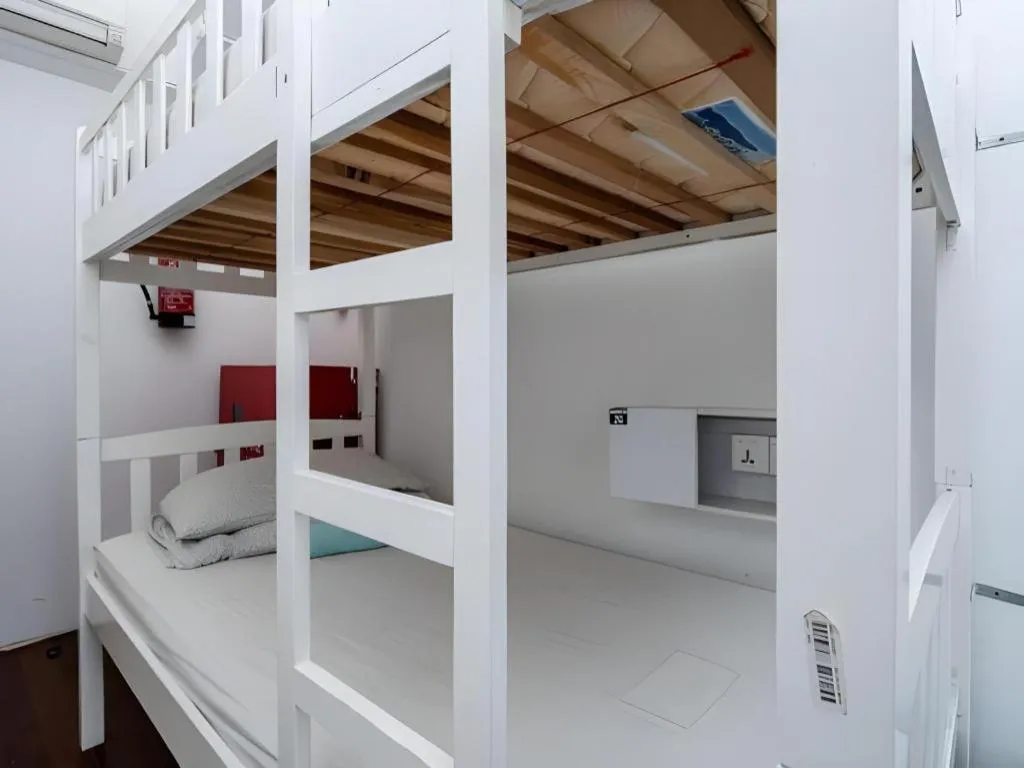 Bed in Royal Hostel Singapore