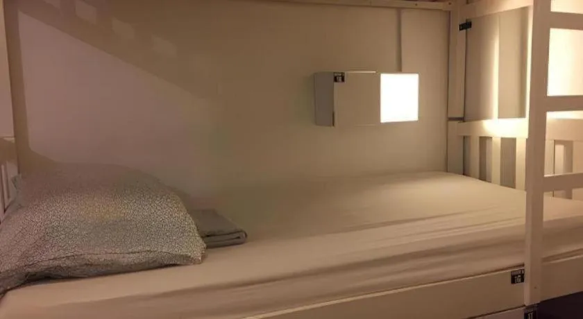 Bed in Royal Hostel Singapore