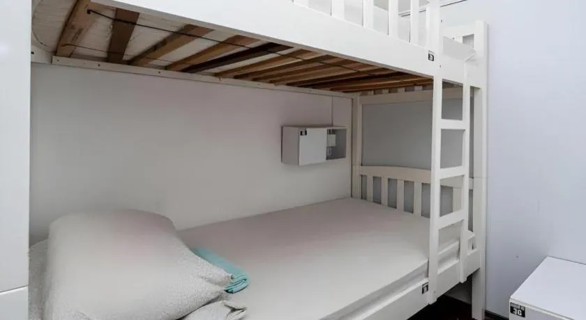 Bed in Royal Hostel Singapore