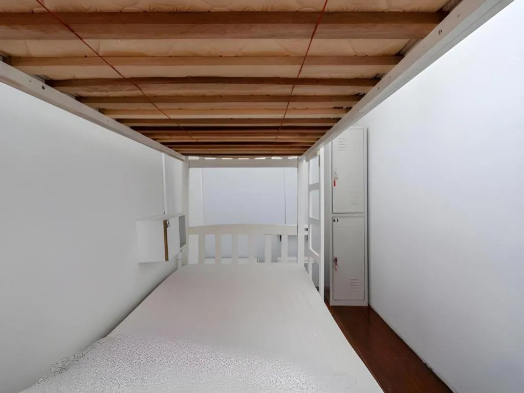 Bed in Royal Hostel Singapore