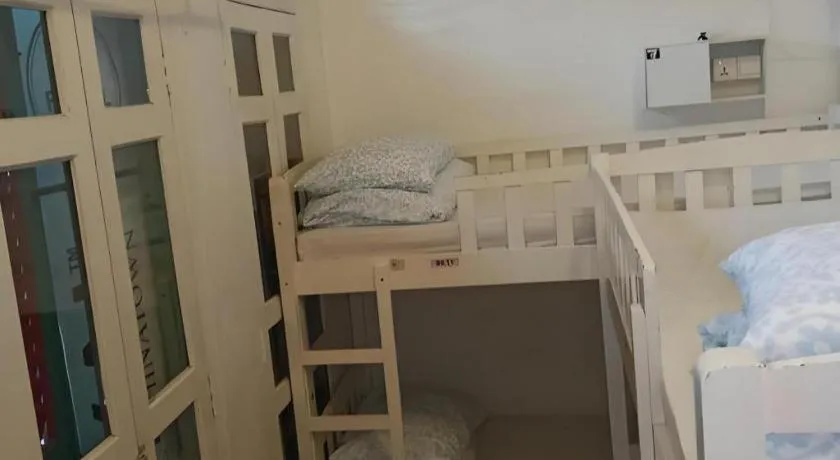 Bed in Royal Hostel Singapore