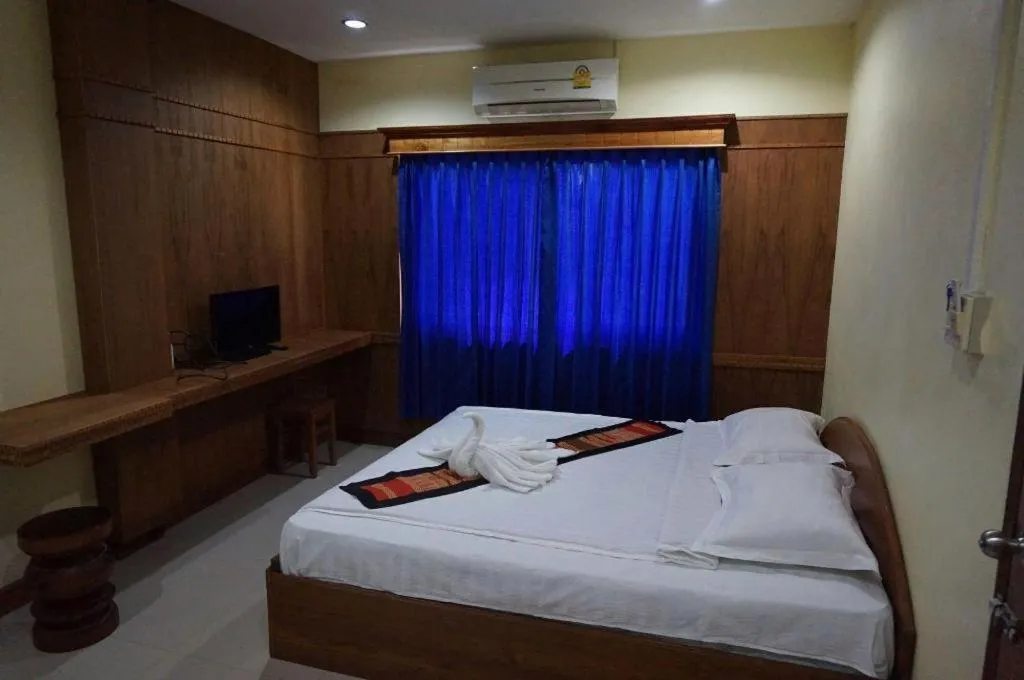 Bed in Lankham Hotel
