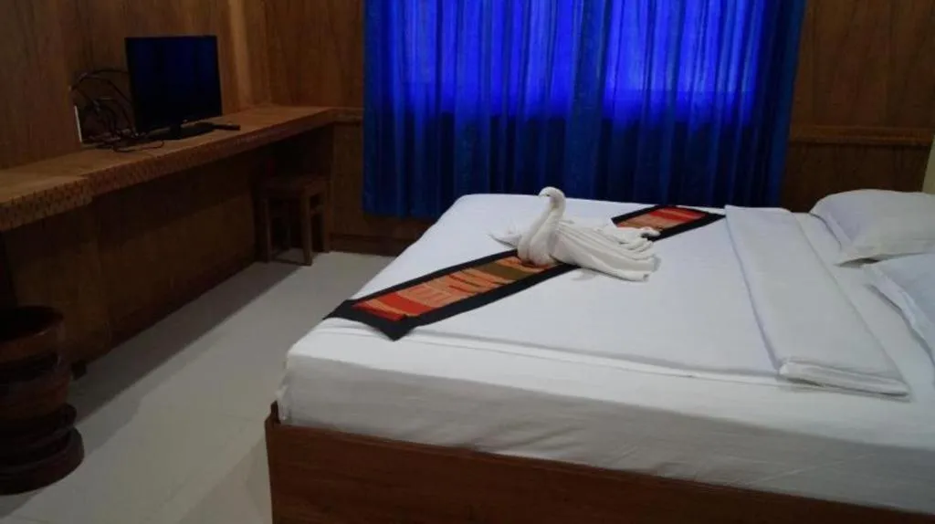 Bed in Lankham Hotel