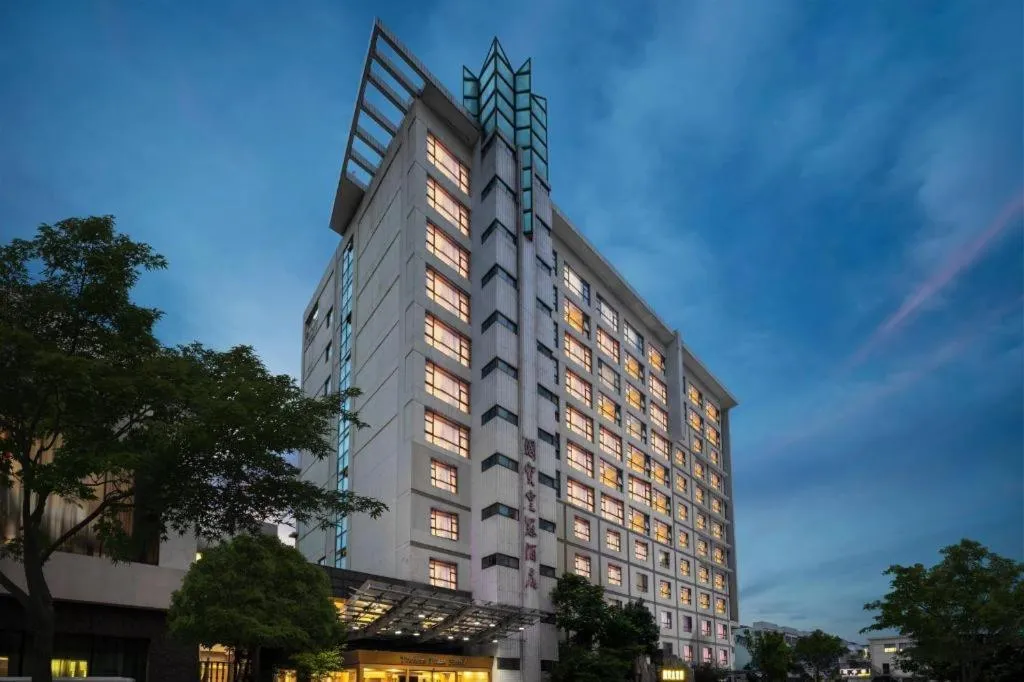 Zhangjiagang Guomao Hotel