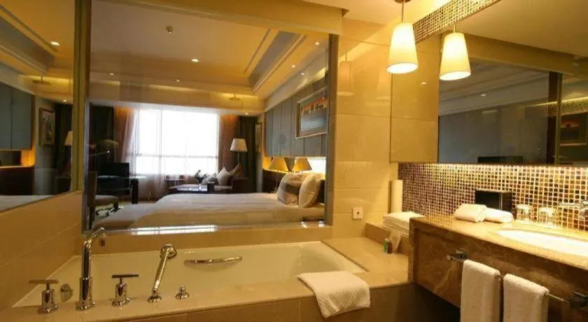 Zhangjiagang Guomao Hotel