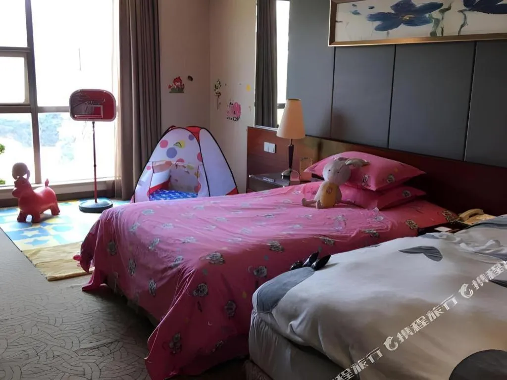 Bed in Zhangjiagang Guomao Hotel