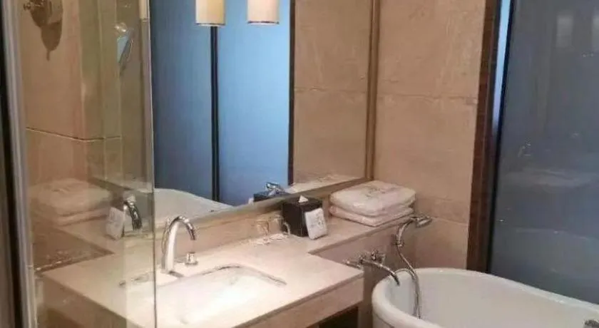 Zhangjiagang Guomao Hotel