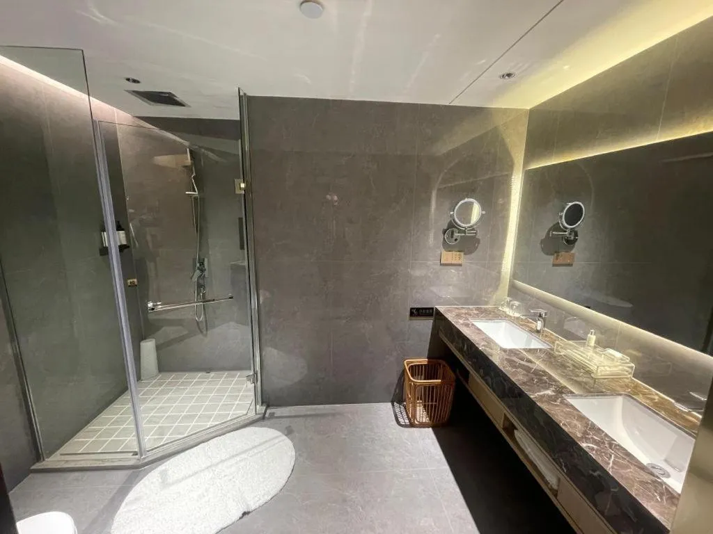 Zhangjiagang Guomao Hotel