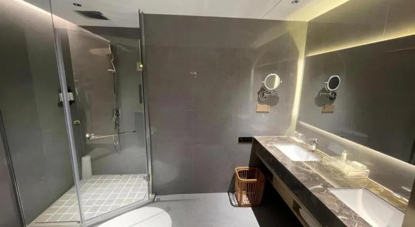 Zhangjiagang Guomao Hotel