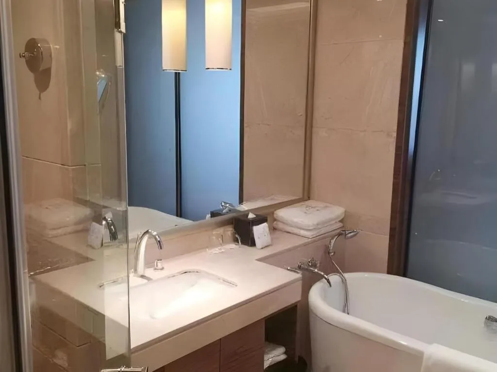 Zhangjiagang Guomao Hotel