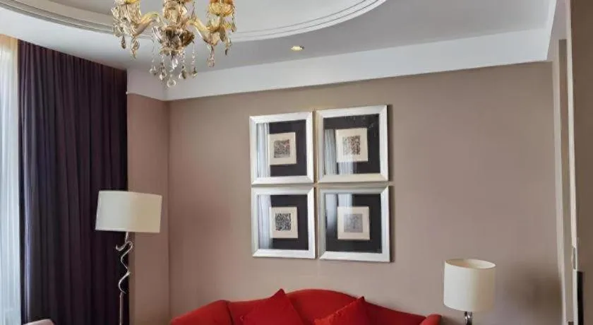 Zhangjiagang Guomao Hotel