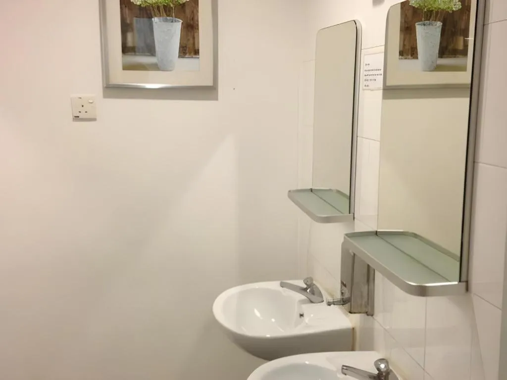 G4 Station Backpackers Hostel