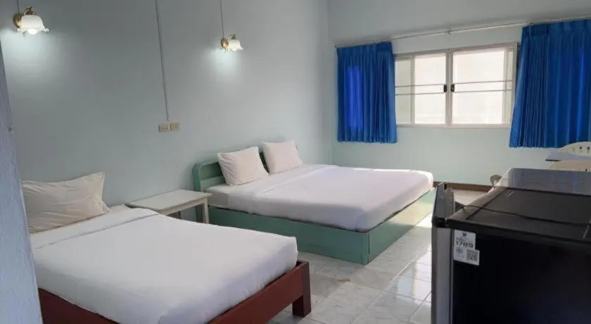 Bed in Chumphon Park Resort