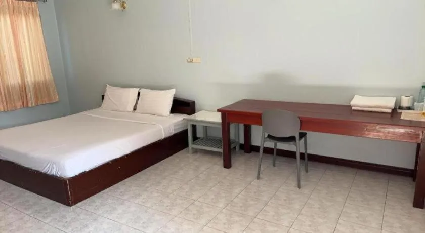 Bed in Chumphon Park Resort